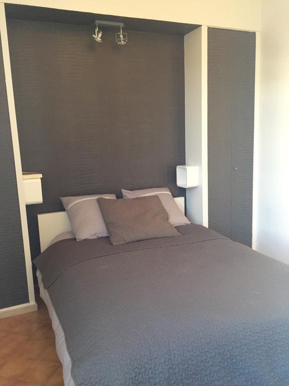 Apartment Beau T2 En Centre Avec Parking Prive Bandol