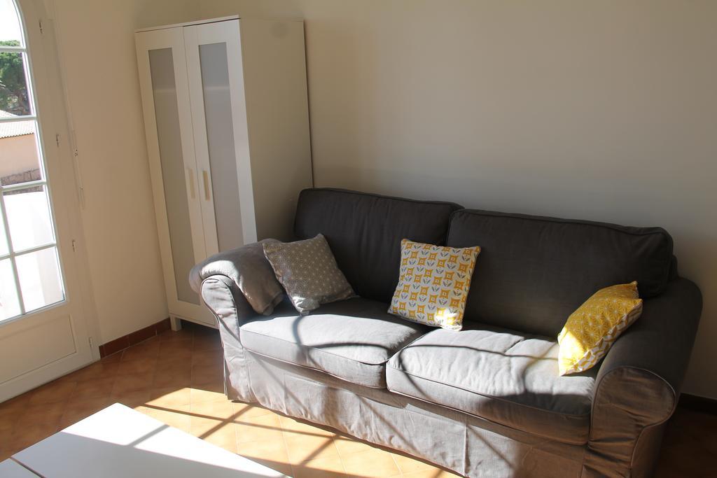 Apartment Beau T2 En Centre Avec Parking Prive Bandol