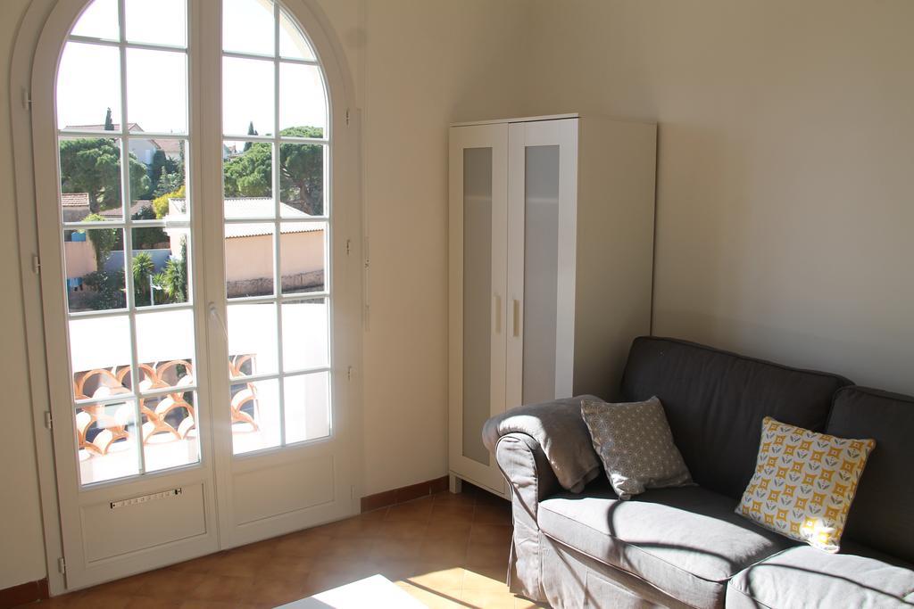 Beau T2 En Centre Avec Parking Prive Bandol