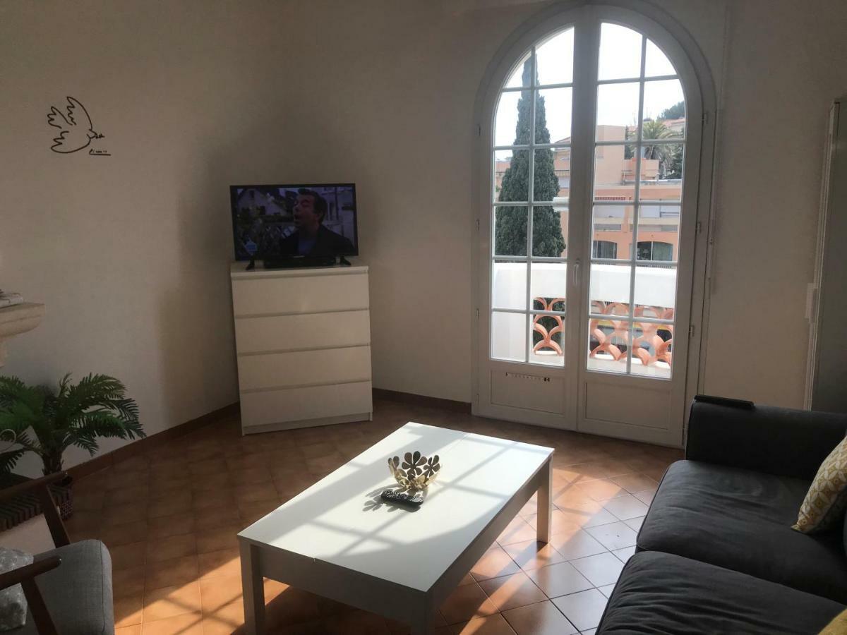 Beau T2 En Centre Avec Parking Prive Appartement